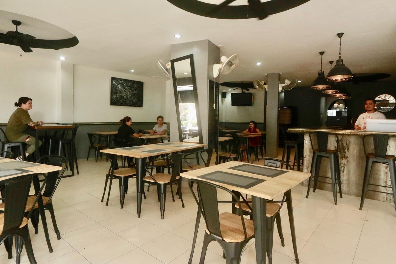 C&C Residence Bistro Restaurant Pattaya Extérieur photo