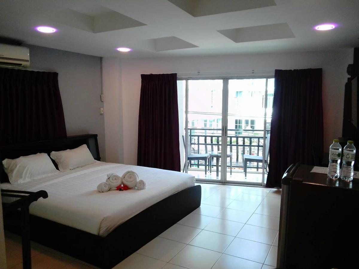 C&C Residence Bistro Restaurant Pattaya Extérieur photo