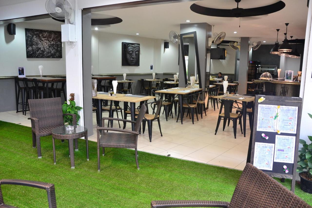 C&C Residence Bistro Restaurant Pattaya Extérieur photo